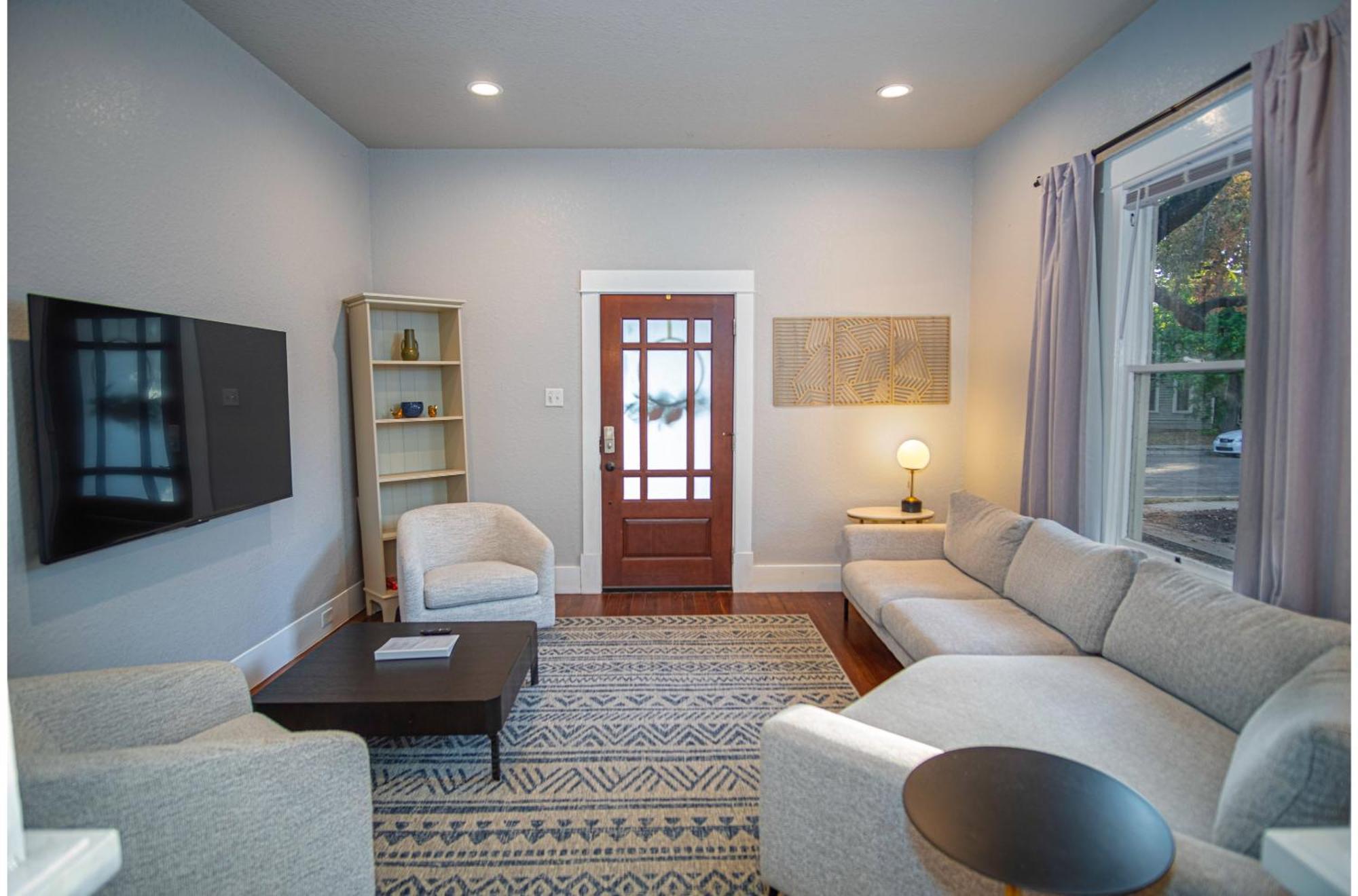 Chic Downtown Farmhouse With Garden And Bbq Grill ซานอันโตนิโอ ภายนอก รูปภาพ