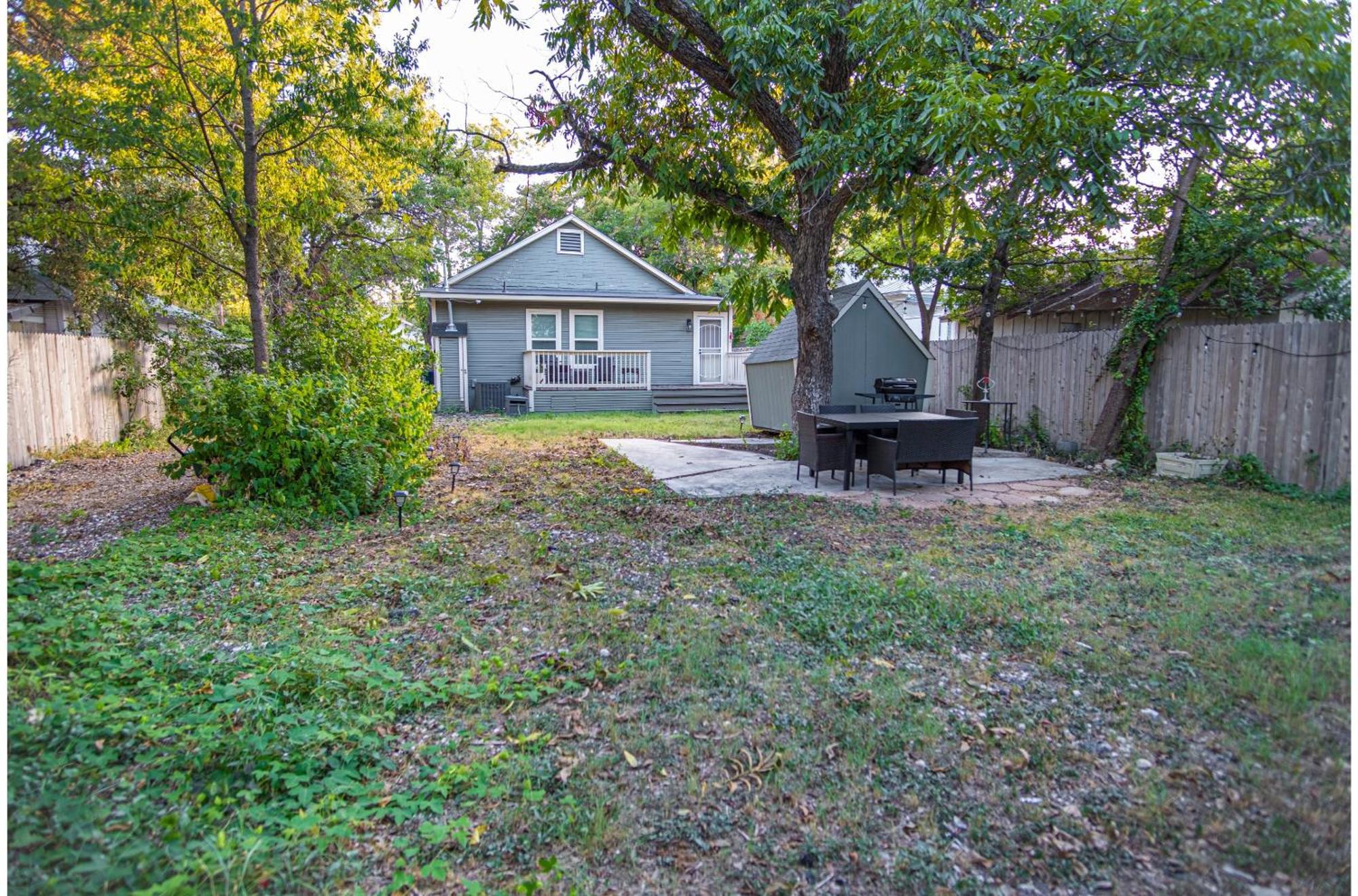 Chic Downtown Farmhouse With Garden And Bbq Grill ซานอันโตนิโอ ภายนอก รูปภาพ